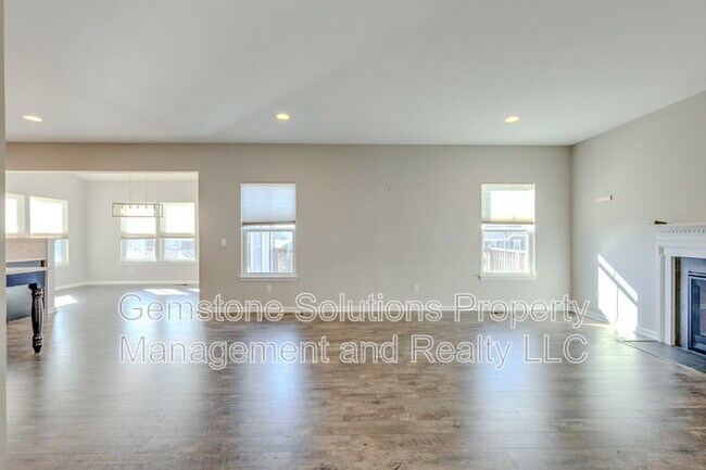 Building Photo - 2704 Orleans Dr