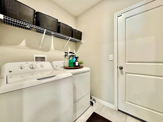 Building Photo - 7309 Canterbury Bells Ct