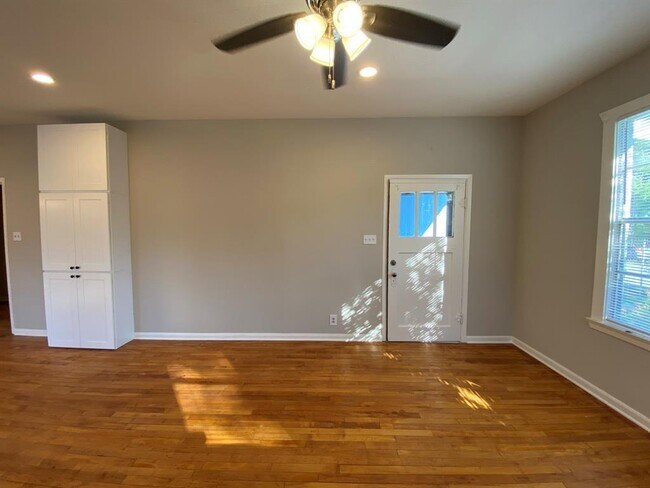 Building Photo - 6523 Avenue C