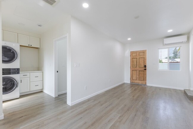 Building Photo - 11919 Ranchito St
