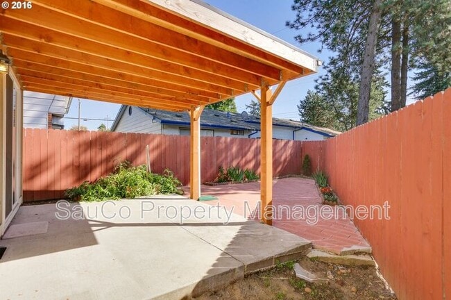 Building Photo - 15618 SE Caruthers Ct
