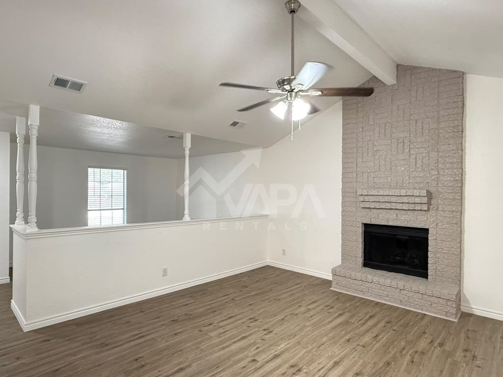 Building Photo - 209 High Oak