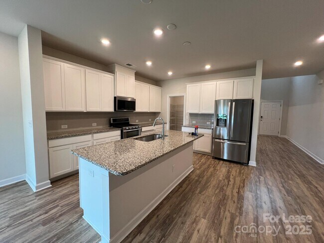 Building Photo - 12516 Stoneybrook Station Pkwy
