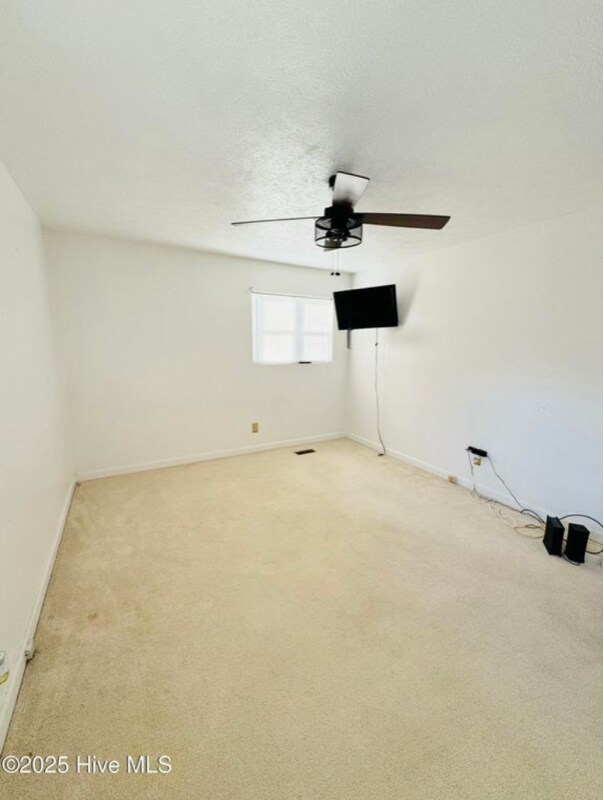 Building Photo - 1109 Mary Ln