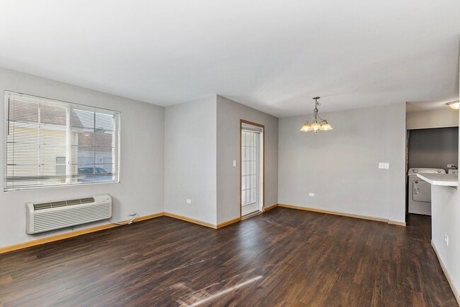Building Photo - 1809 Silverstone Dr
