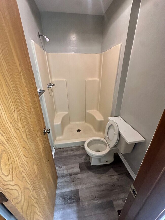 Building Photo - Spacious Townhouse Living Just Outside Dow...