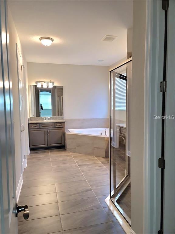 Building Photo - 1679 Via Lago Dr