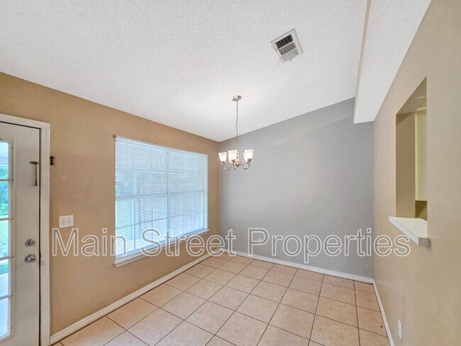 Building Photo - 3359 Green Briar Cir