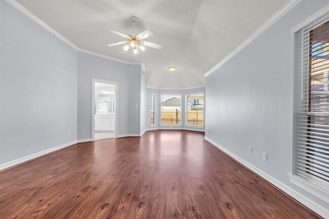 Building Photo - 35 W Pines Dr