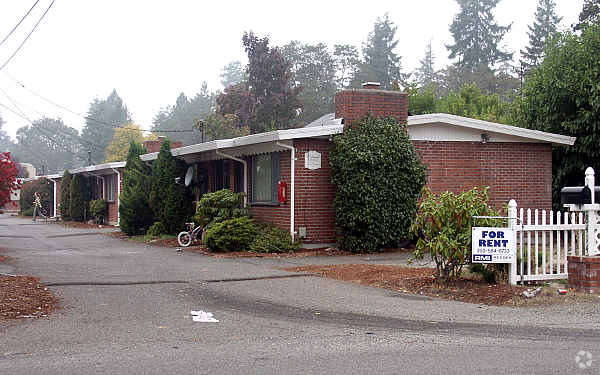 Primary Photo - Colonial Terrace