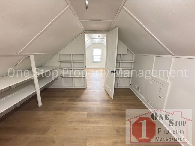 Building Photo - Beautiful 3 Bedroom 1 Bathroom in Kansas City!