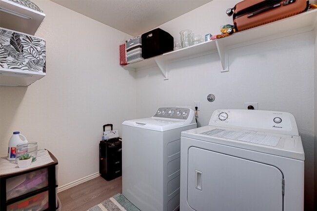 Building Photo - 23322 Dovetail Colony Ct