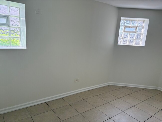 Building Photo - 2822 W Flournoy St