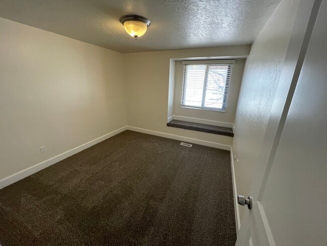 Building Photo - 250 N 360 W