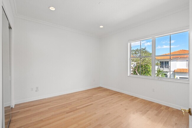 Building Photo - 1468 Mariner Way