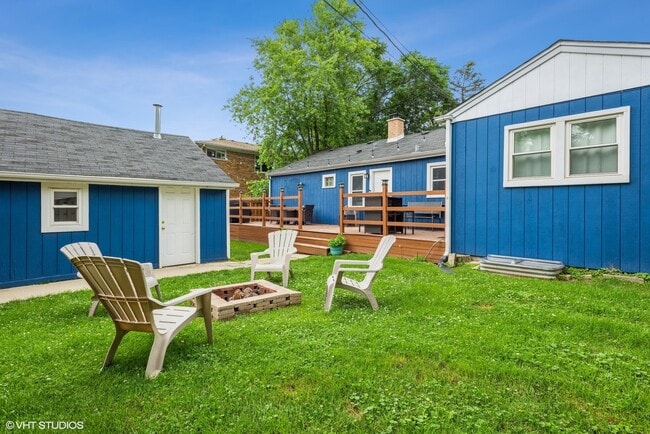 Building Photo - 320 S Cass Ave