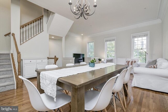 Building Photo - 610 Eden Pl