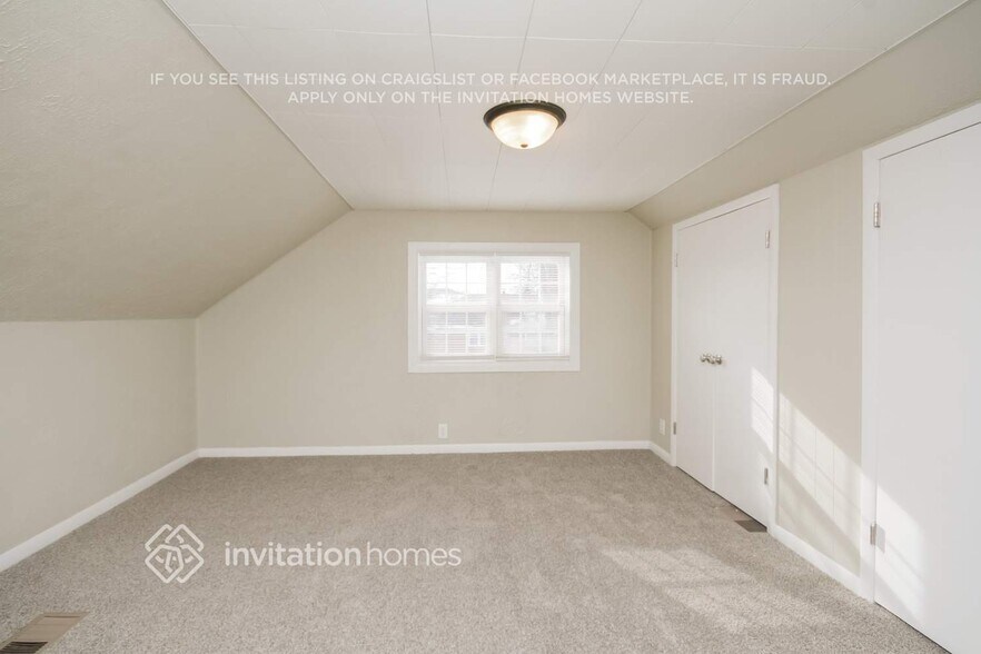 Building Photo - 5240 Lee St