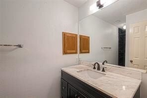 Building Photo - 2122 Courtshire Ln