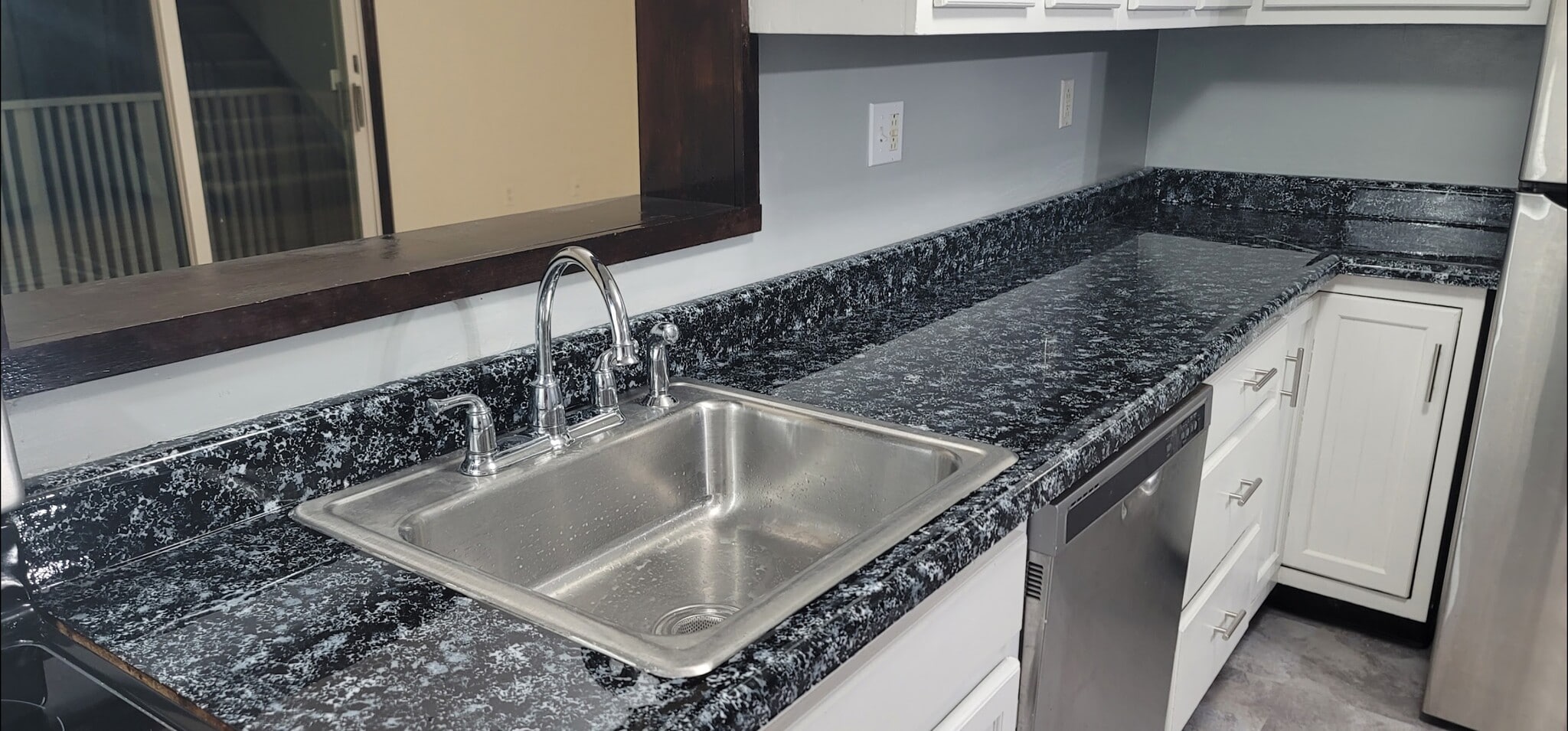 Kitchen - 237 Ingram Ave