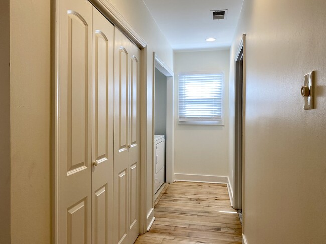 Building Photo - Furnished Old Town Bluffton Cottage