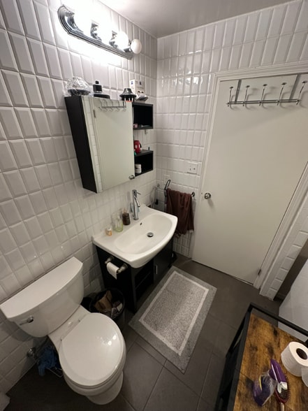 Building Photo - 197 Tavistock Rd