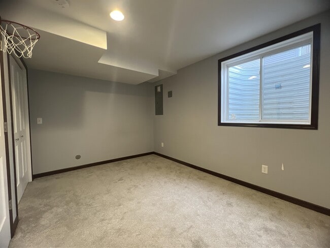 Building Photo - 6305 Saulk Trail