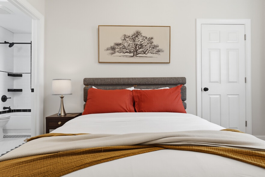 Building Photo - 4635 John R St