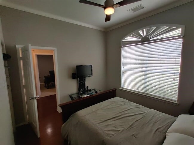 Building Photo - 13401 Indigo Sands Dr