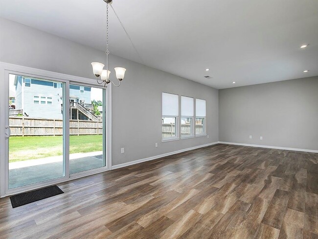 Building Photo - 6365 Lantana Village Way