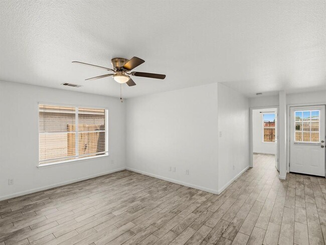 Building Photo - 1144 Miss Kimberly's Ln