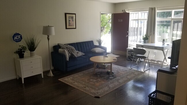 Livingroom - front door - 500 Midvale Ave