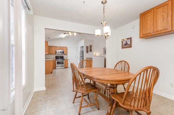 Building Photo - 105 Fox Den Ct