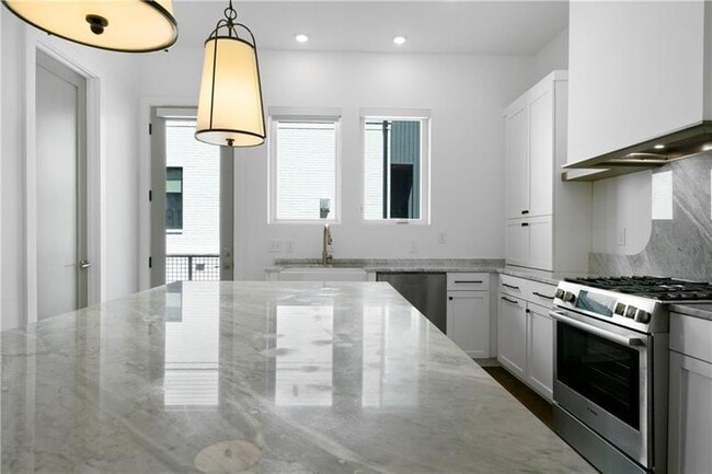 Building Photo - 2347 Hosea L Williams Dr SE