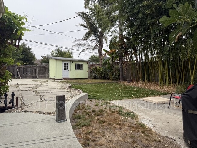 Building Photo - 722 Marnell Ave