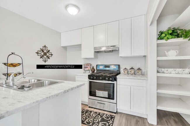 Building Photo - 4722 Greenholme Dr