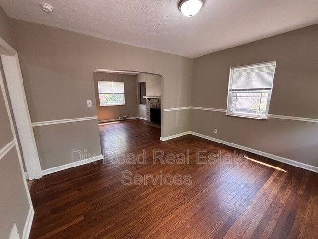 Building Photo - 2703 Roosevelt Blvd
