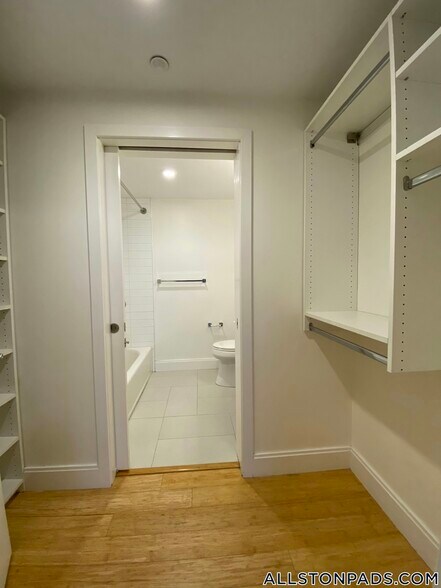 Building Photo - 40 Malvern St