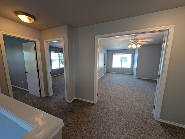 Building Photo - 4 Bedroom, 2.5 Bath DuPont Home!