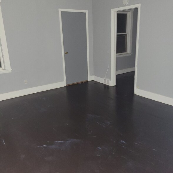 Building Photo - 7006 Clement Ave