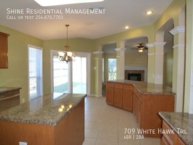Building Photo - 709 White Hawk Trl
