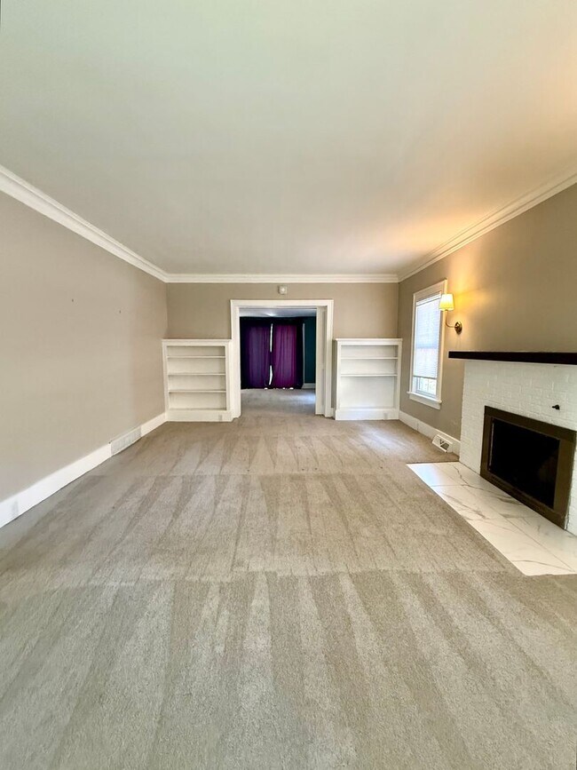 Building Photo - Three Bedroom Home in Kalamazoo
