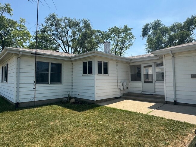 Building Photo - 26316 US-45