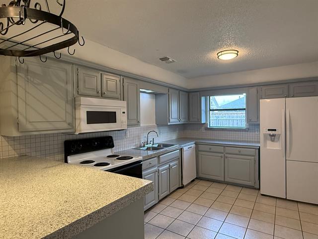 Building Photo - 3416 Lillie St