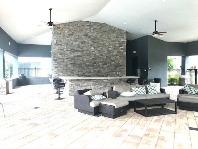 Building Photo - 3/2.5 GATED COMMUNITY - TOWNHOUSE - GREAT SCHOOLS IN PALMER RANCH