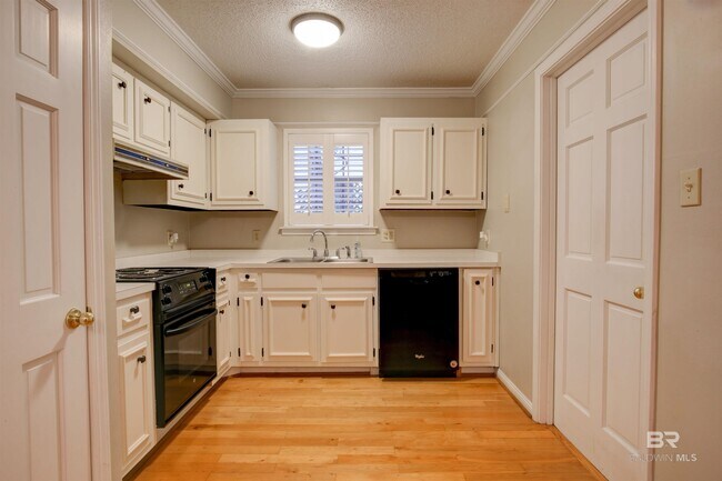 Building Photo - 509 Fels Ave