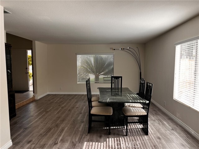 Building Photo - 1657 Meadow Glen Rd