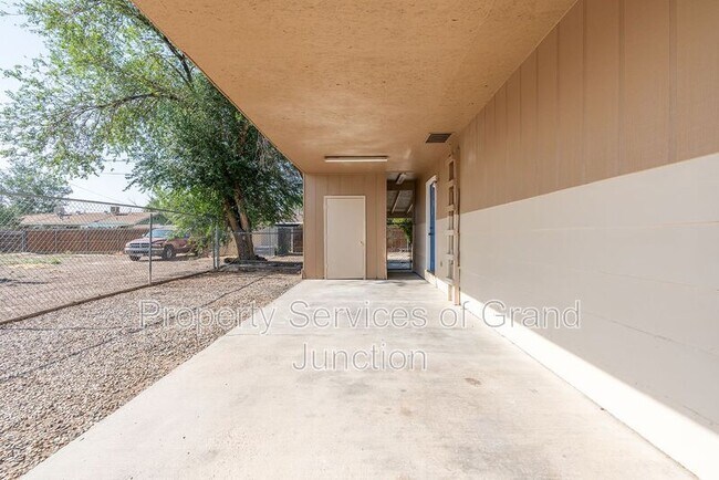 Building Photo - 3238-D 1/4 D 1/4 Rd