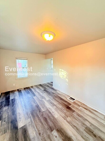 Building Photo - 19148 Hilton Dr