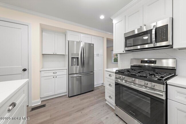 Building Photo - 308 Buttermere Ave